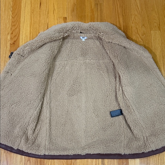 Uniqlo x Ines De La Fressange Brown Faux-Leather Coat with Cream Sherpa Collar - Picture 6 of 8